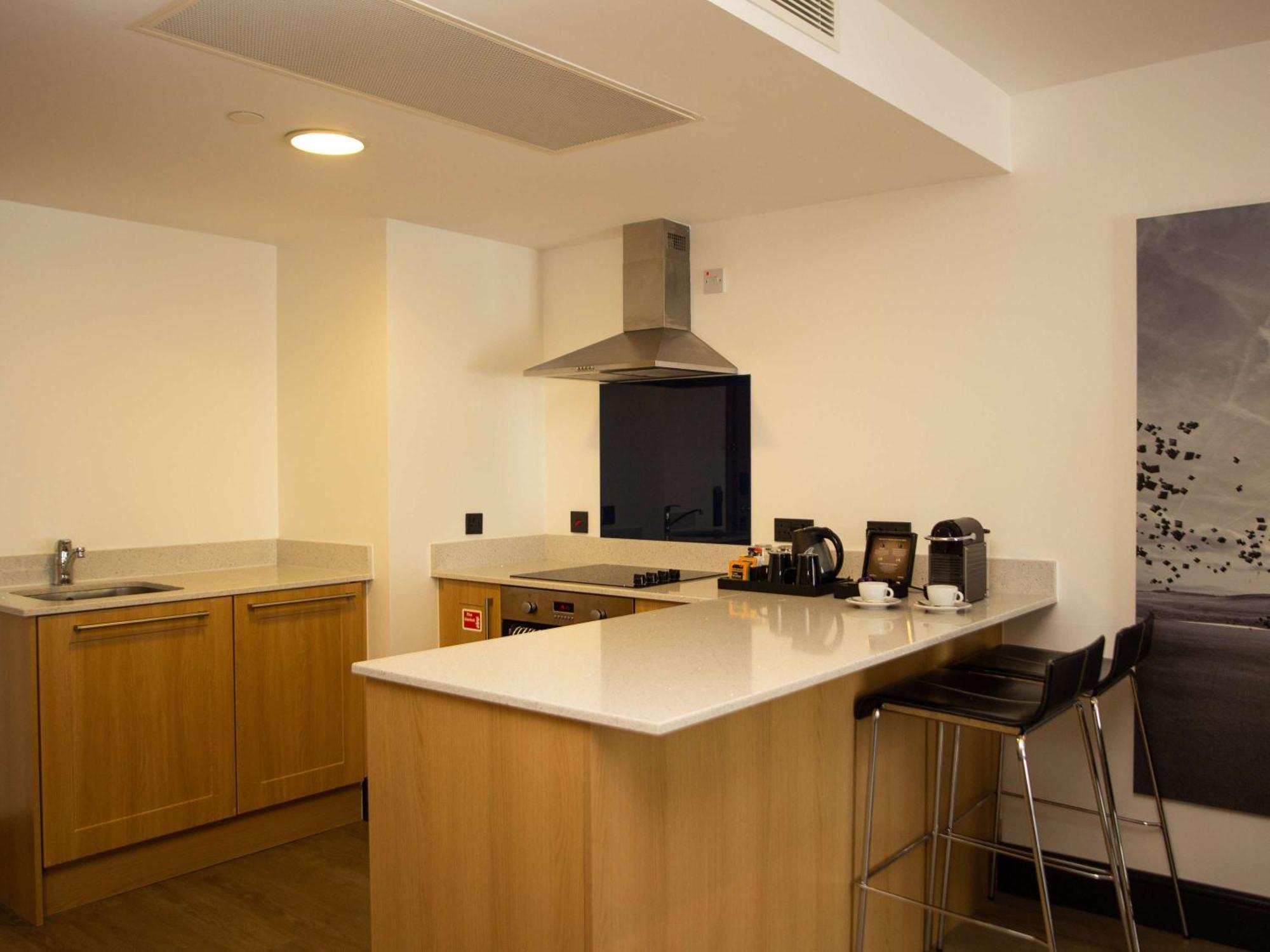 Novotel London 4*