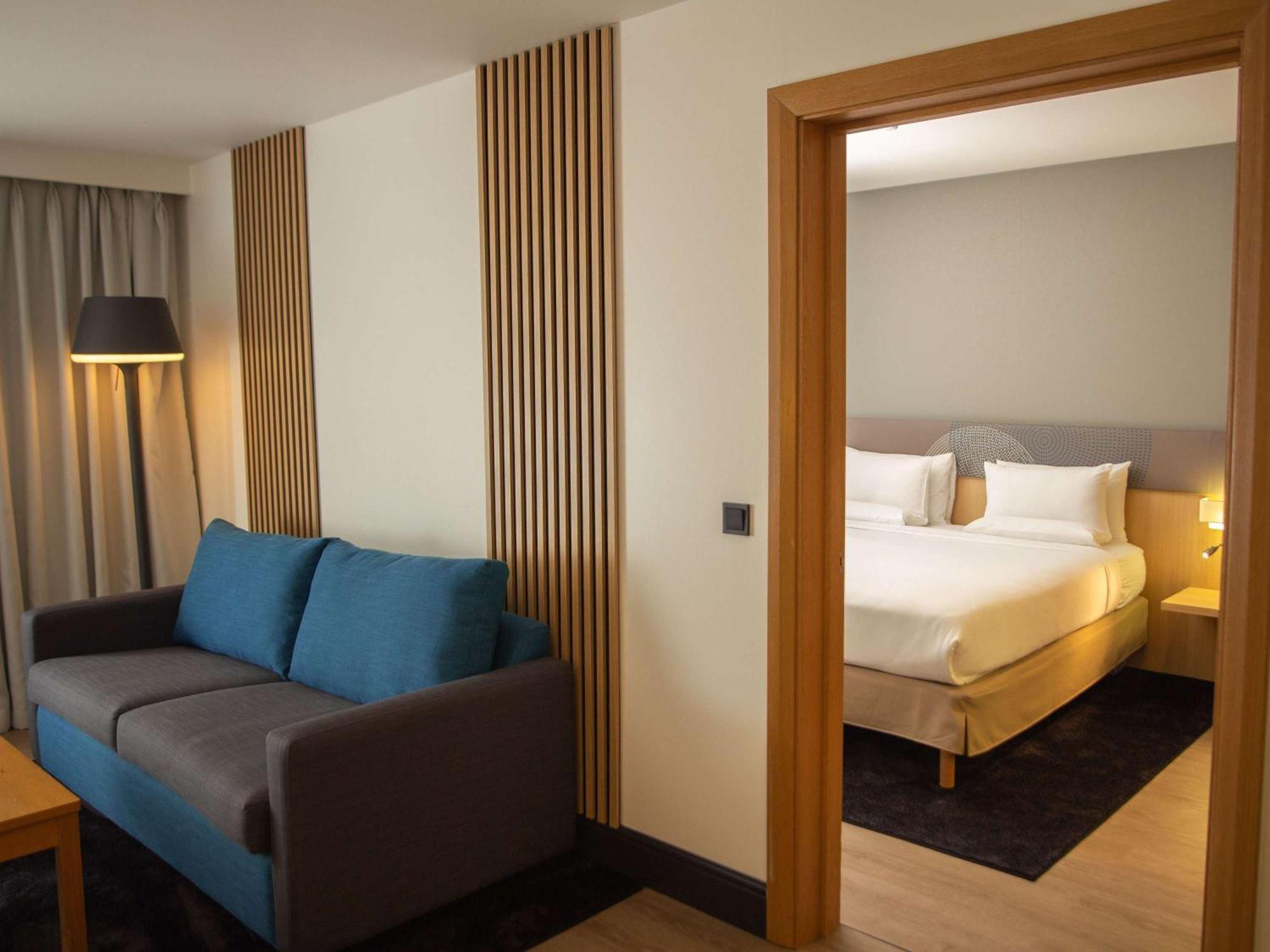 Novotel London 4*