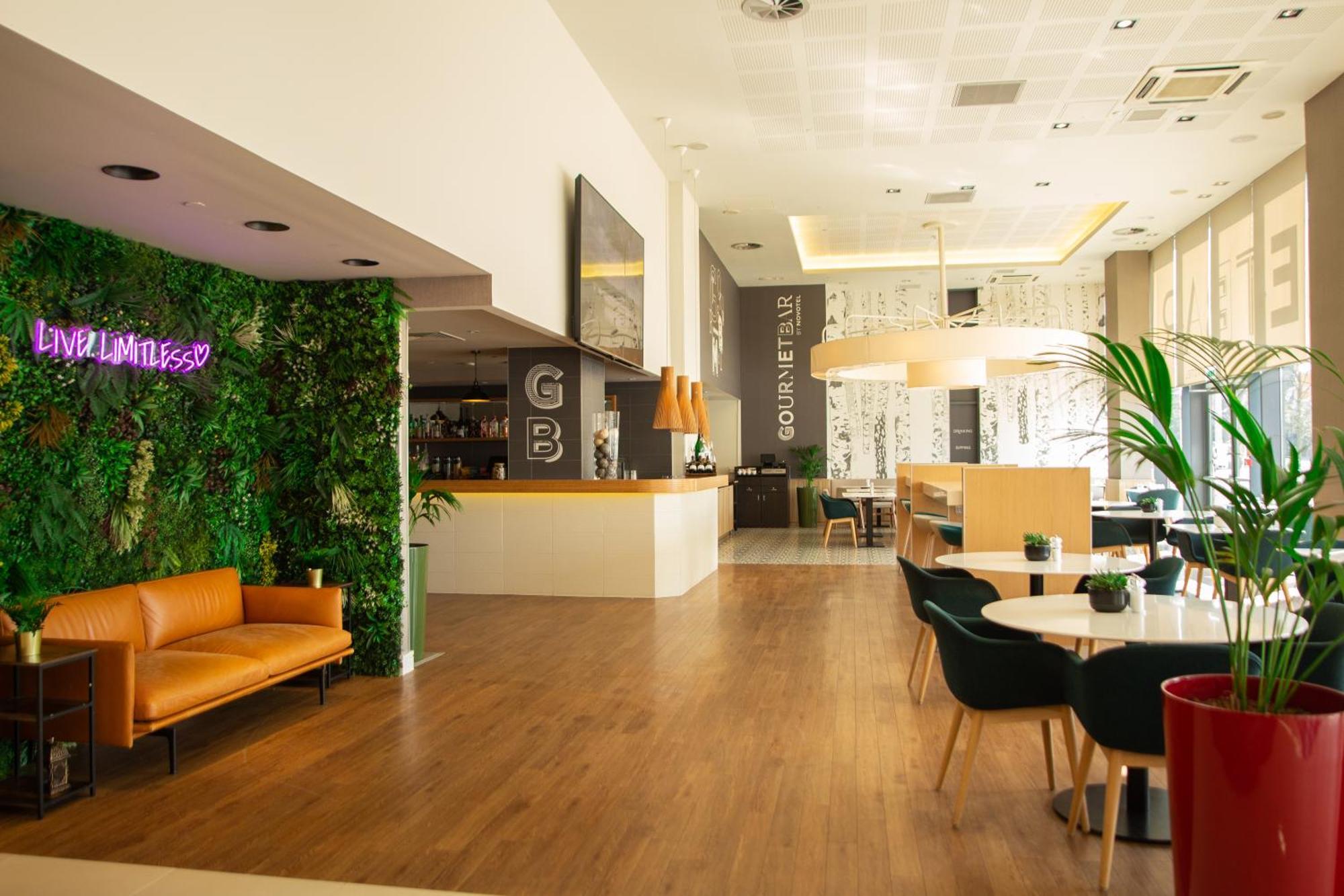 Novotel London 4*