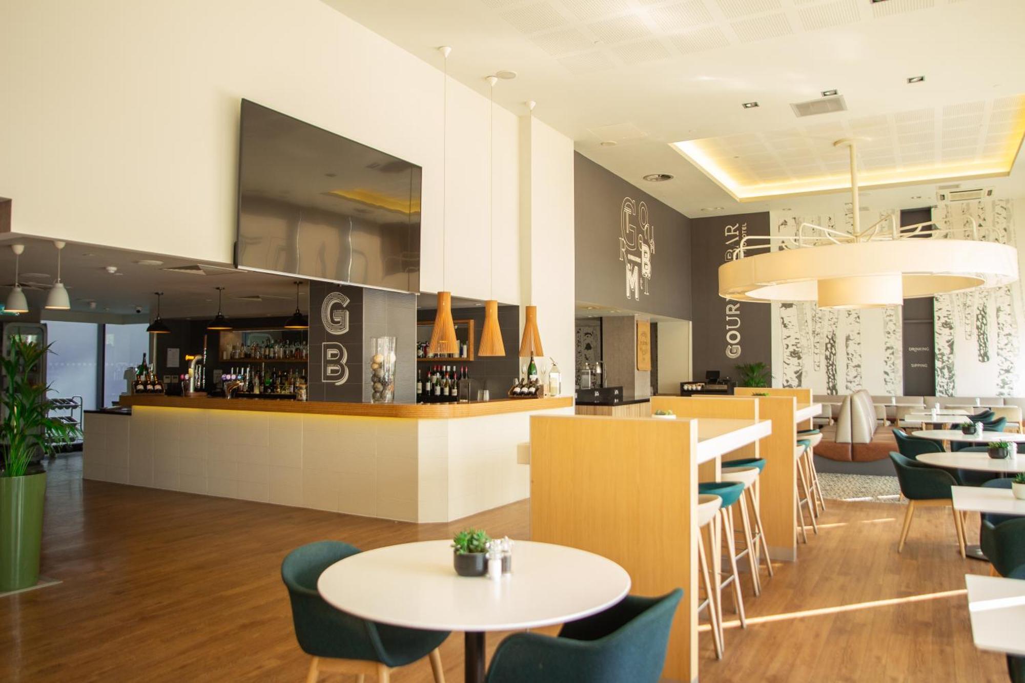 Novotel London 4*