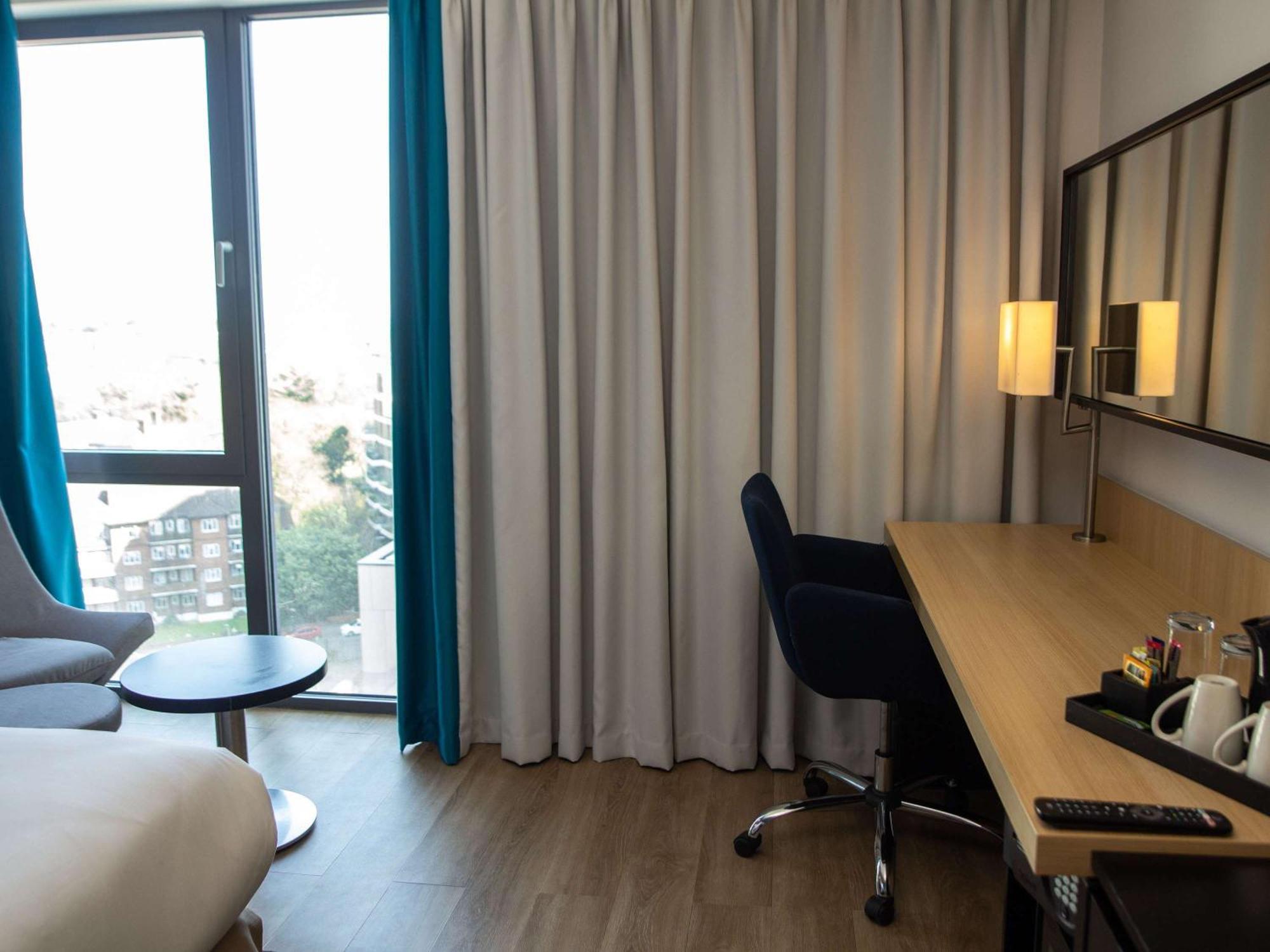 Novotel London 4*